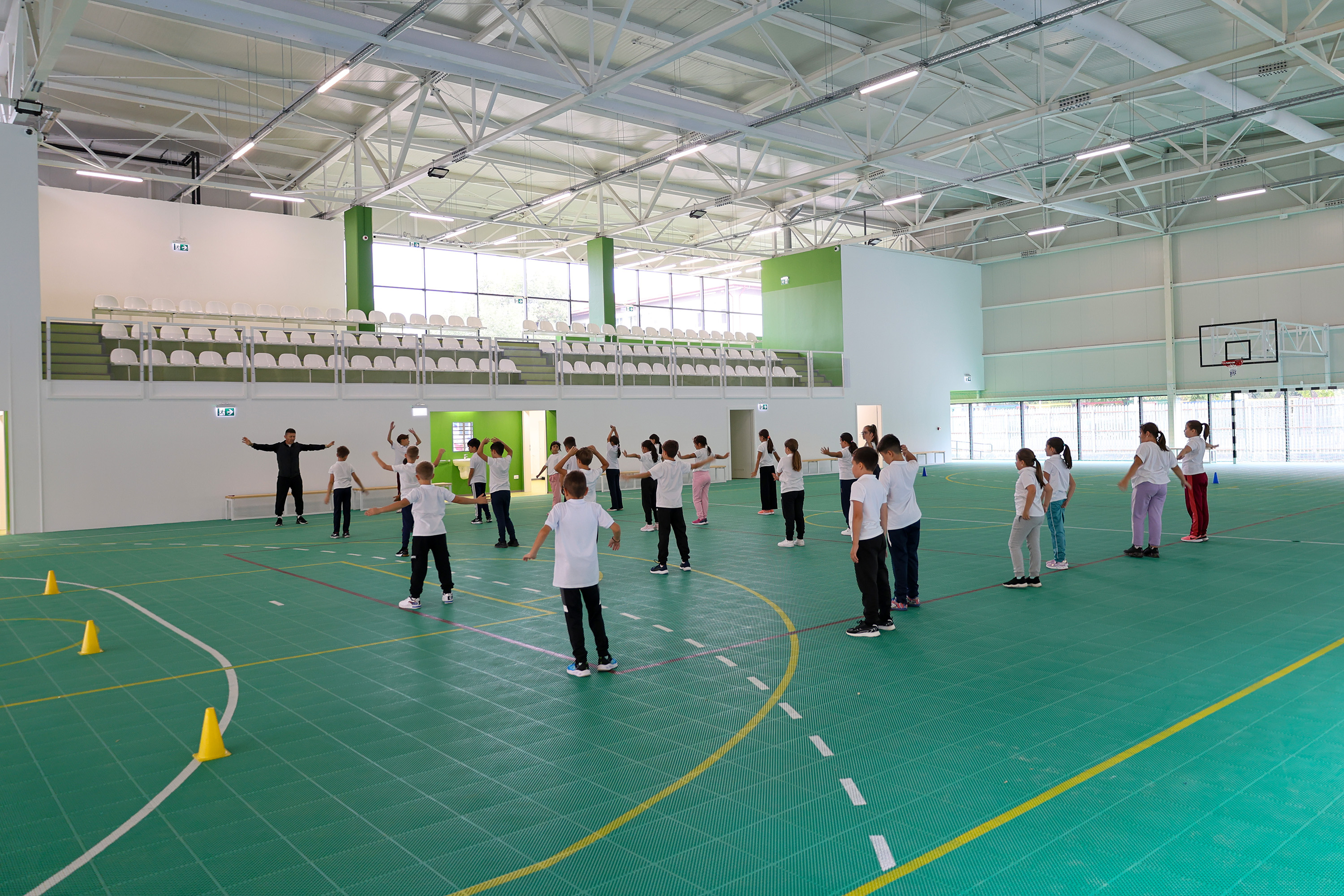 Cinci săli de sport noi și două modernizate, în şcolile din Galaţi