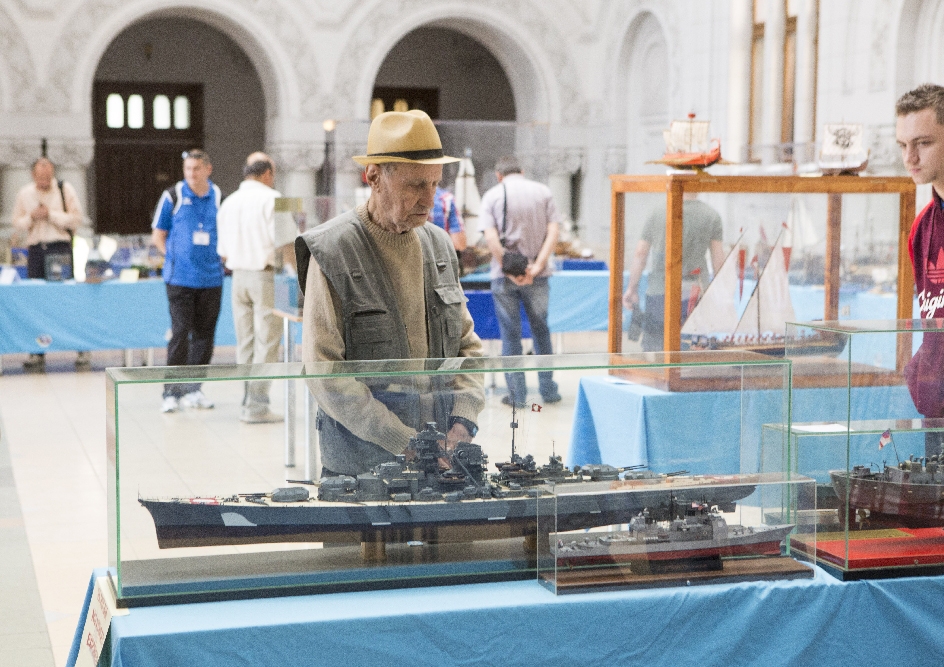 "Naţionalele" de machete, la Galaţi