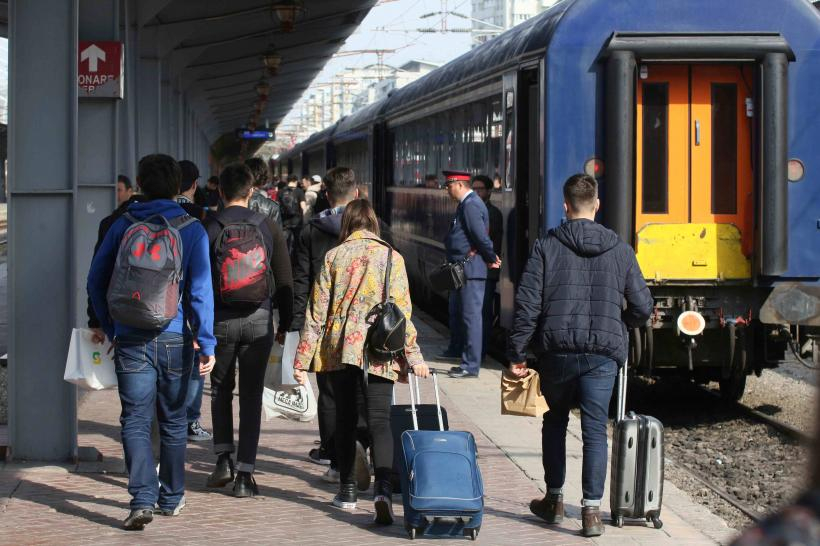 Studenții pot din nou să-și cumpere online bilete de tren