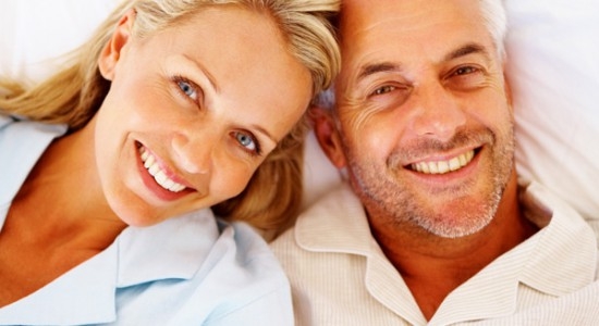 Cum menţineţi PASIUNEA vie în dormitor chiar şi după mai mulţi ani. SFATURI de la cupluri „cu vechime”