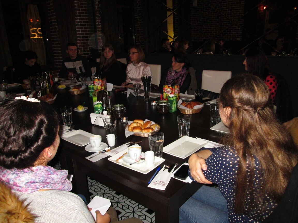 O iniţiativă a studenţilor la Drept | Cafeneaua "Altfel"