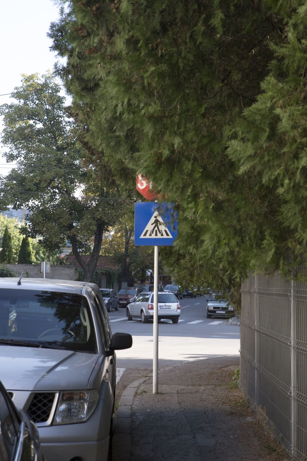 Treceri de pietoni, dar FĂRĂ PASARELE