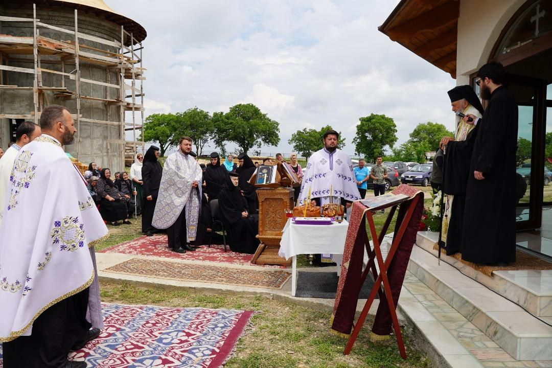 Hram la Schitul „Acoperământul Maicii Domnului şi Sfântul Ierarh Luca al Crimeii”