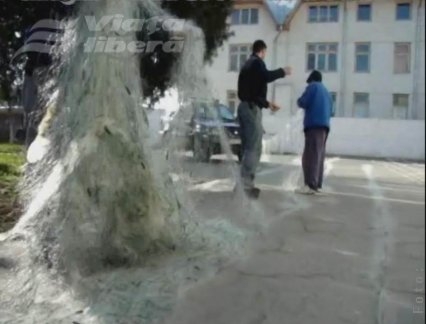 Prinşi cu jumătate de kilometru de monofilament