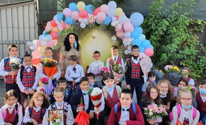 Peste 75.000 de elevi şi preşcolari gălăţeni s-au reîntors în bănci