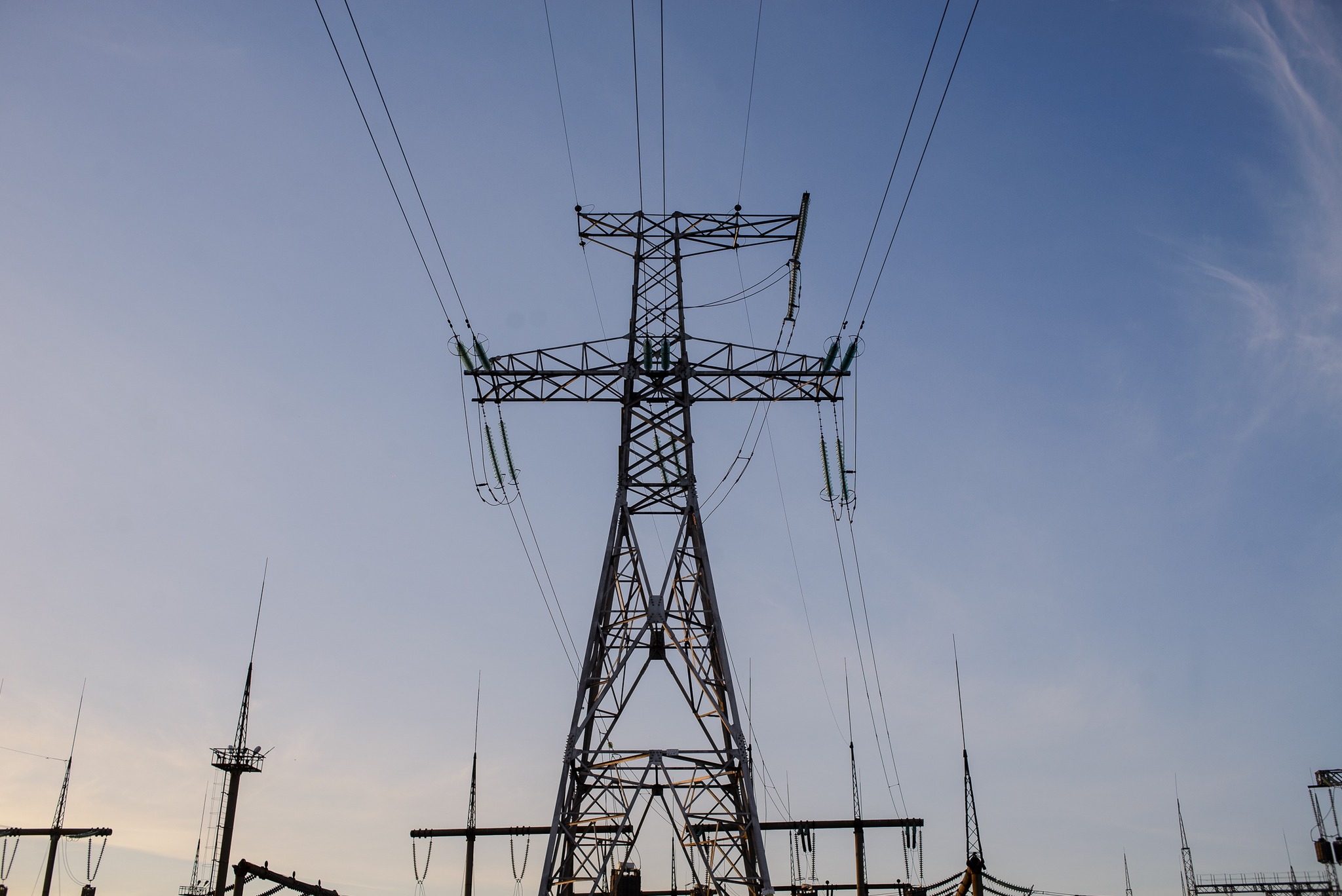 Topul celor mai ieftini furnizori de energie de la 1 iulie. Oferte valabile în județul Galați