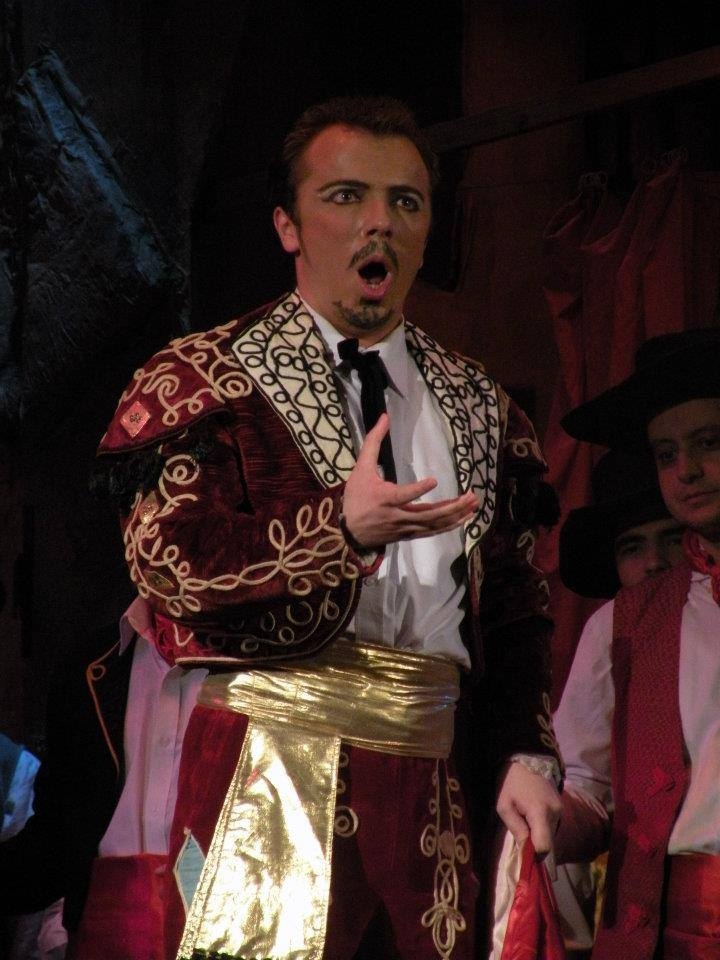 La doar 33 de ani, un îndrăgit artist gălăţean a părăsit scena vieţii