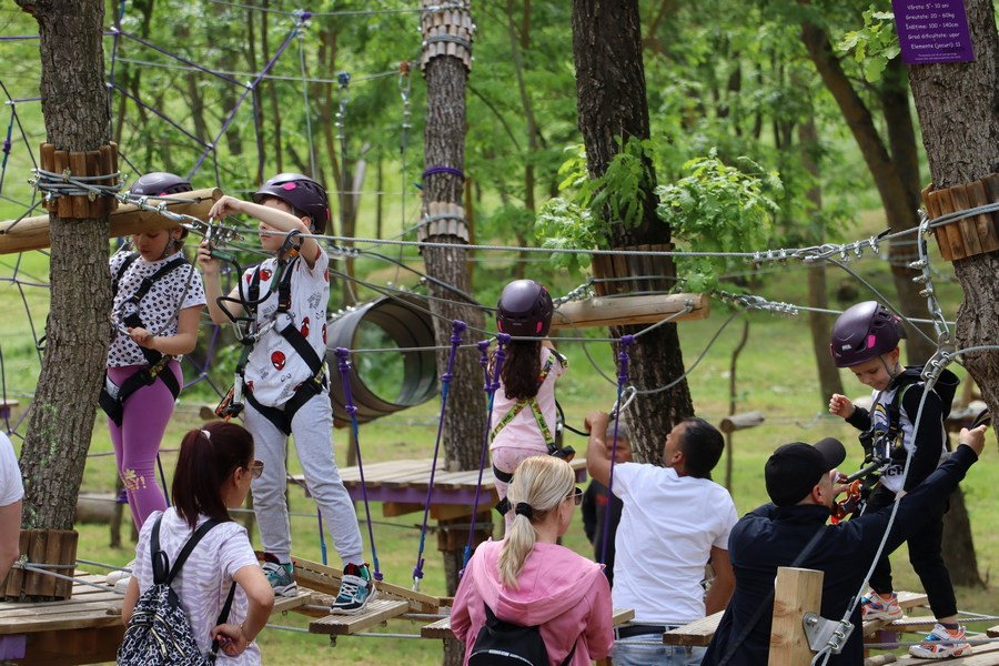 Peste 5.000 de copii și adulți au ajuns, în doar o lună, în Parcul de Aventură de la Gârboavele