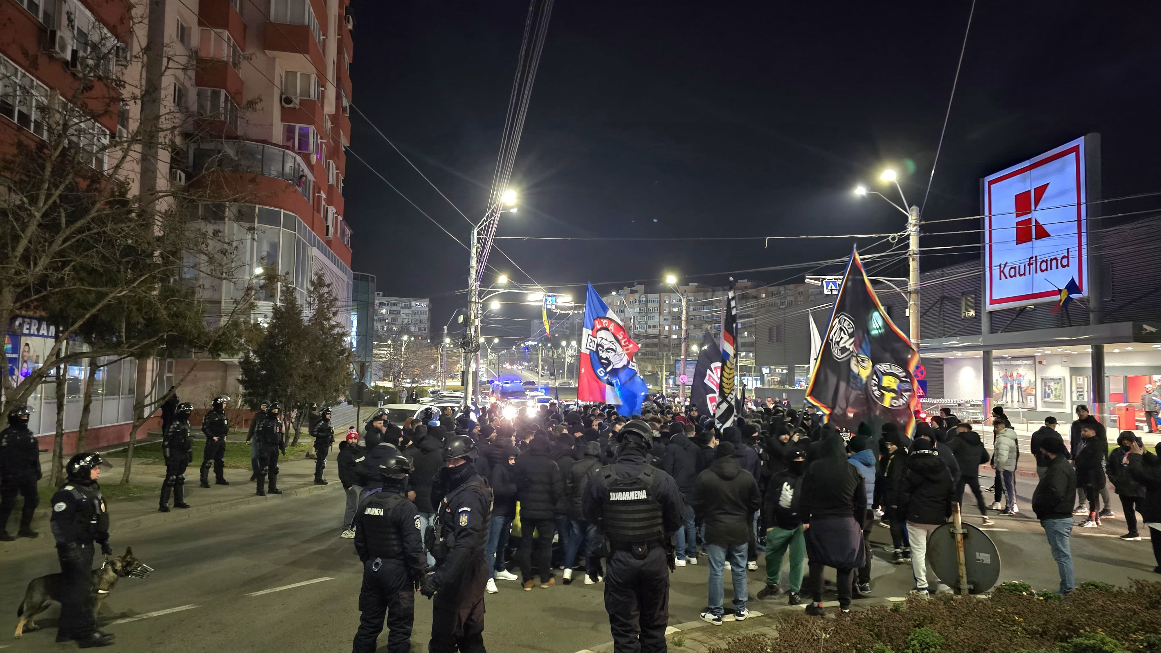Cine asigură ordinea la meciul de foc Oțelul - Rapid