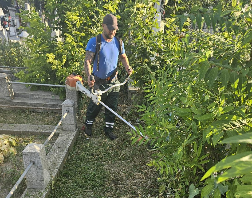 Administrația cimitirelor şi-a modificat programul