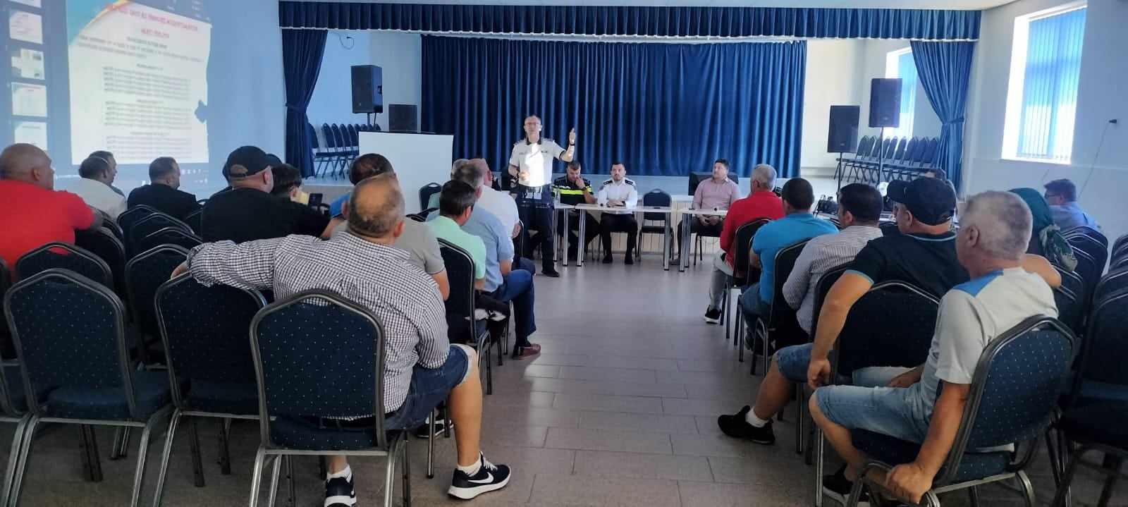 Poliția, în dialog direct cu locuitorii din Liești