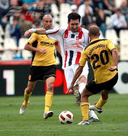 Cu cine joci, Dorinele, la Vaslui?