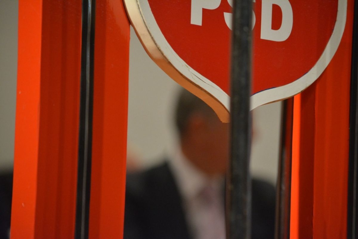 Din cauza ordonanţelor, primele demisii în PSD