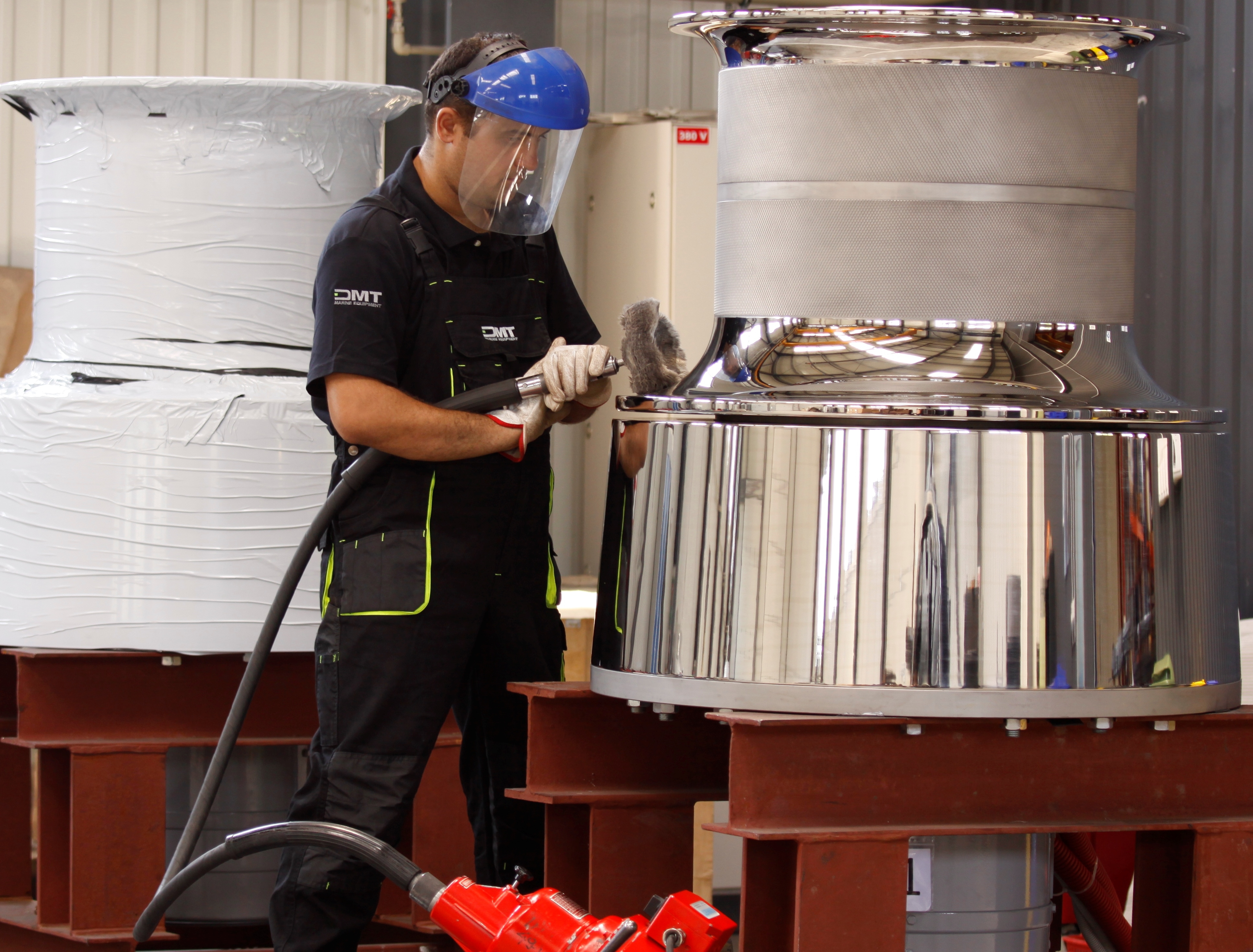 "Ei ţin oraşul în viaţă": DMT MARINE EQUIPMENT, lecţie olandeză pe tărâm gălăţean