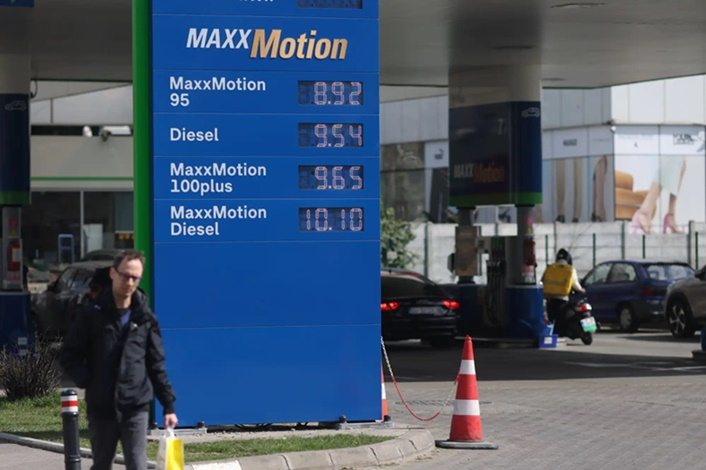 Guvernul declară criză pe piața carburanților, în urma scumpirilor accelerate
