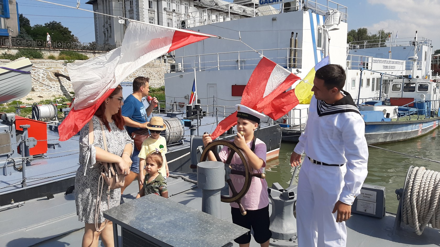 Invitație la bordul navelor militare pentru gălățeni