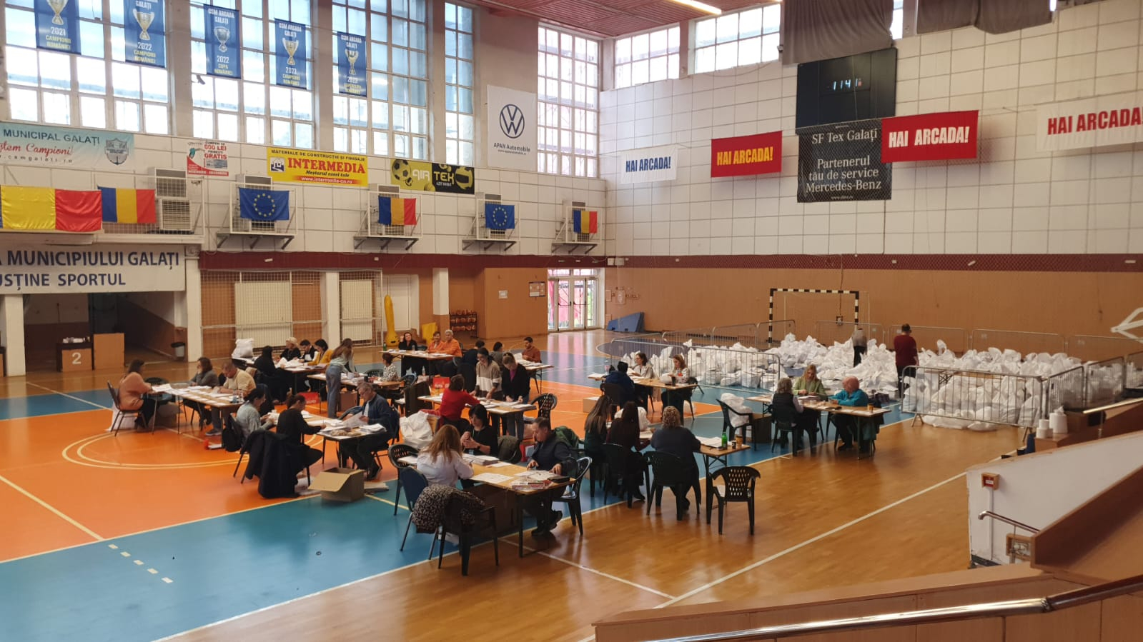 UPDATE. Şi la Galaţi se renumără voturile din primul tur al alegerilor prezidenţiale