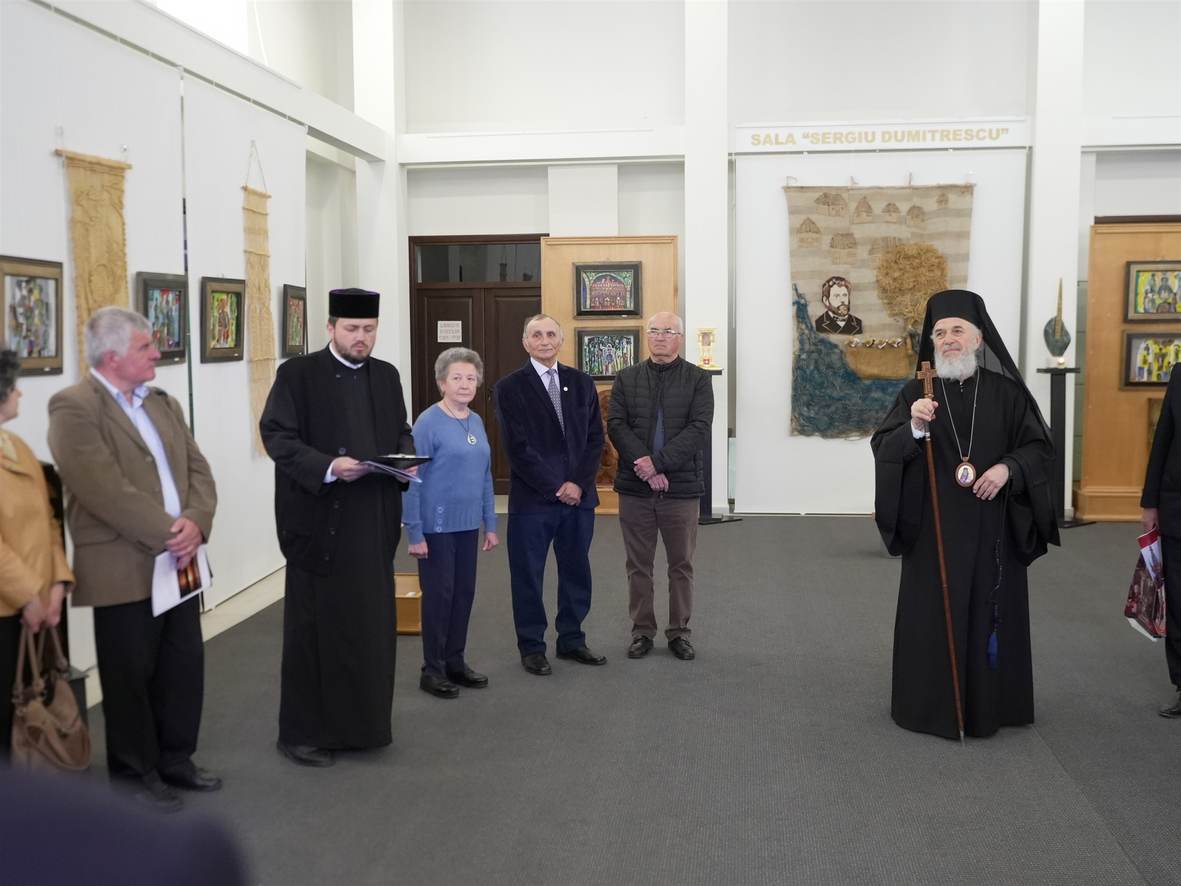 Vernisajul expoziţiei ”Artă pentru suflet”, la Muzeul eparhial din Galaţi