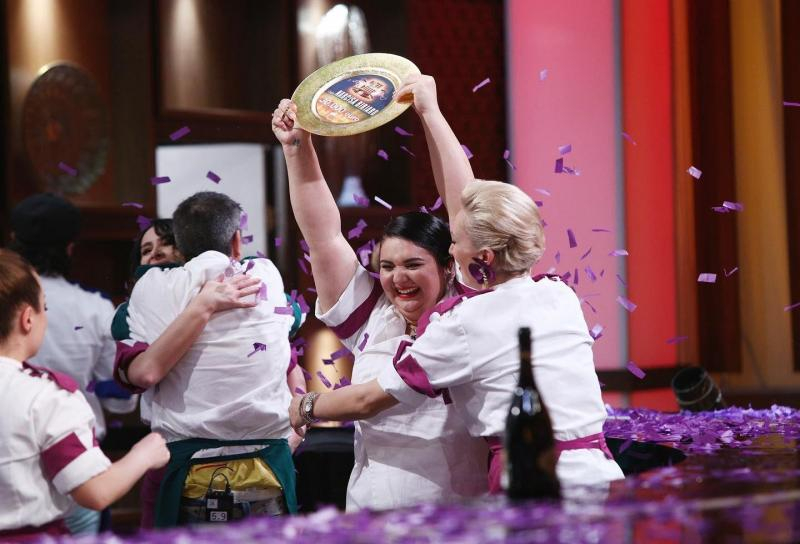 Cine-i, de fapt, Chefă la cuţite?