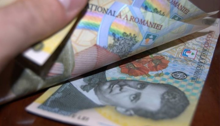 SALARII pentru poliţiştii, jandarmii şi pompierii începători. Câţi BANI câştigi dacă alegi să serveşti patria