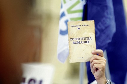 Dezbatere publică. Constituţia se revizuieşte la Galaţi