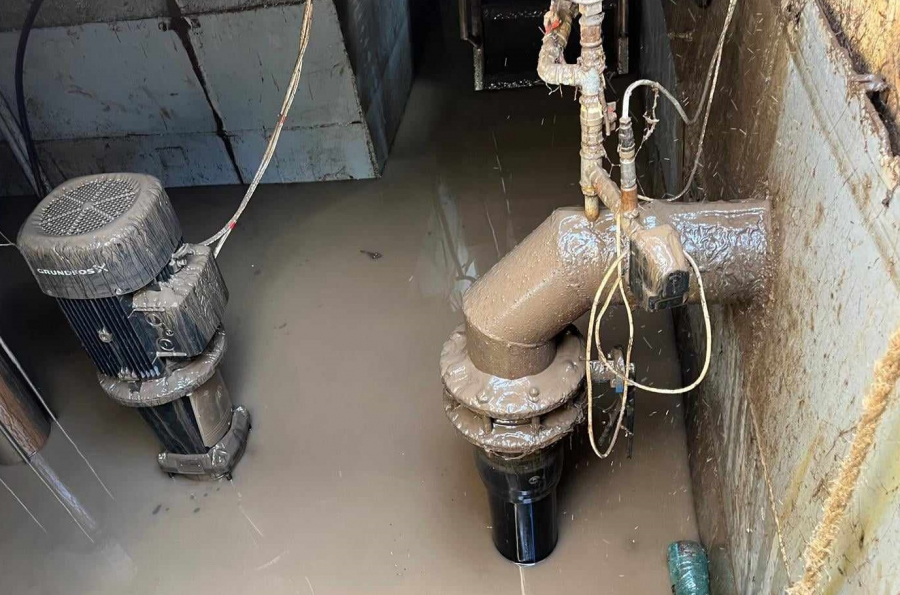 Pe strada Eroilor trebuie înlocuită integral conducta de apă