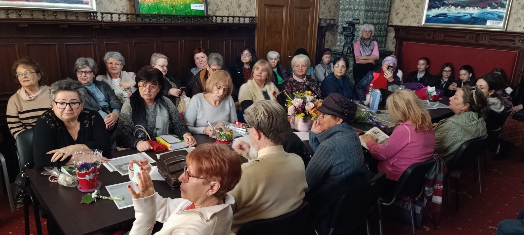 „Fetele de la «Cuza»” - o premieră de gală. O incursiune în memorie, cu profesoara Laila Samoil Chitic