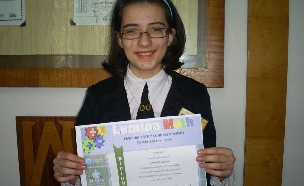 O elevă din Galaţi a reuşit "să ia crema" la un concurs de matematică în Brăila