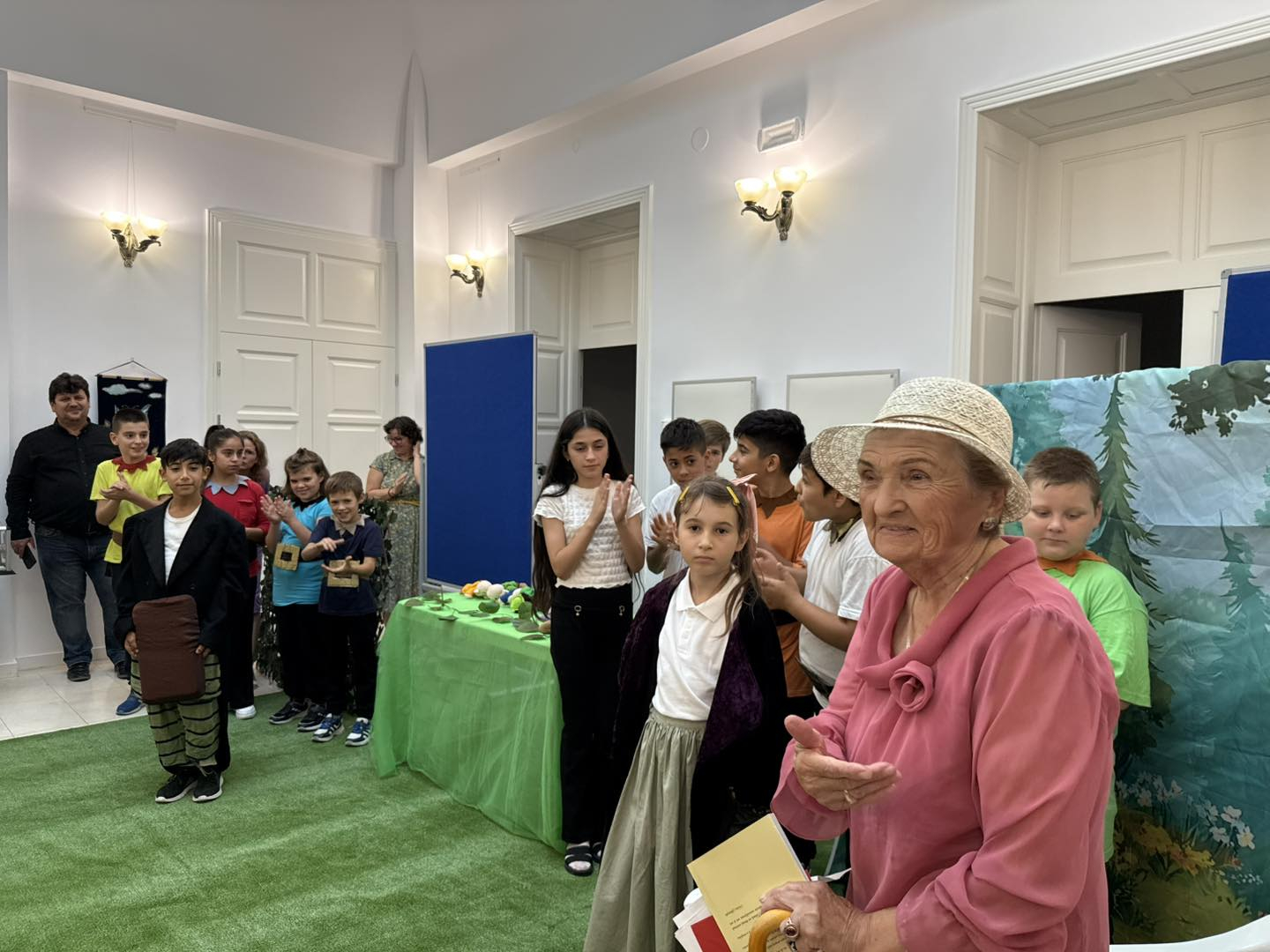 Gălăţeanca Maria Gheorghe - un exemplu de dăruire şi solidaritate umană, la 93 de ani (GALERIE FOTO)