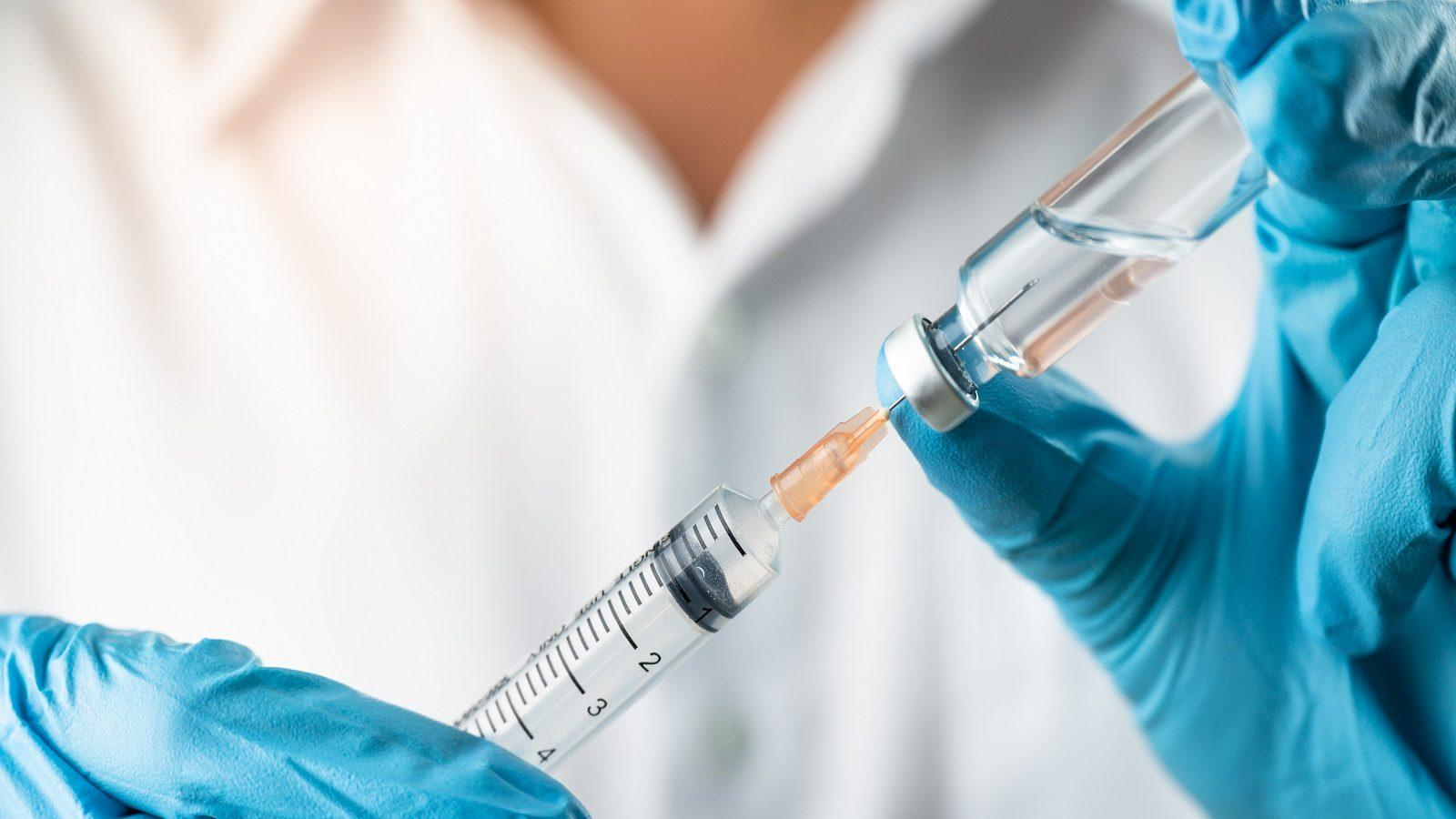 Infectările cu COVID-19, cu 80 la sută mai puține după prima doză de vaccin