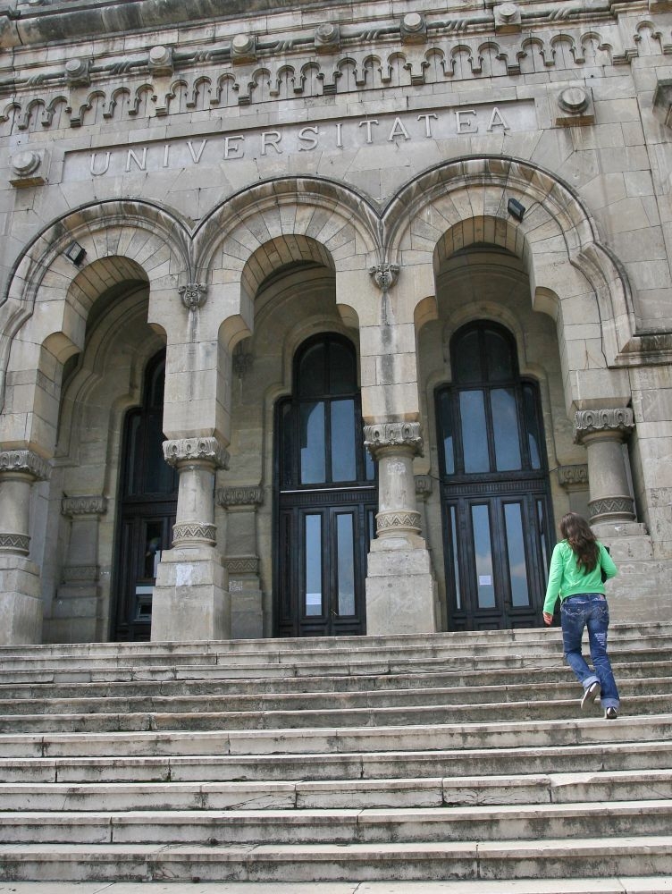 LUNI începe ADMITEREA la „Dunărea de Jos”