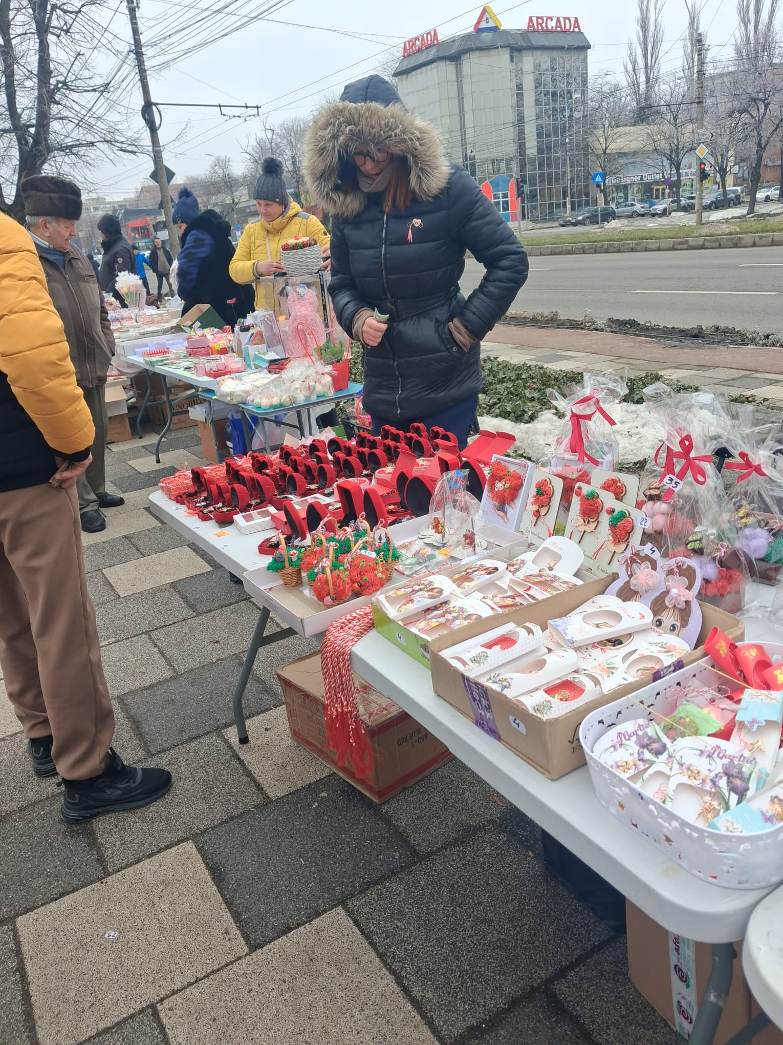 1 Martie, între tradiție și modernitate, la Galați. Mărțișoarele au rămas vedetele zilei