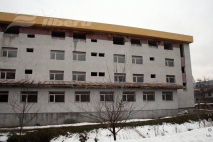 Campusul de la Tg. Bujor se transformă în ruină