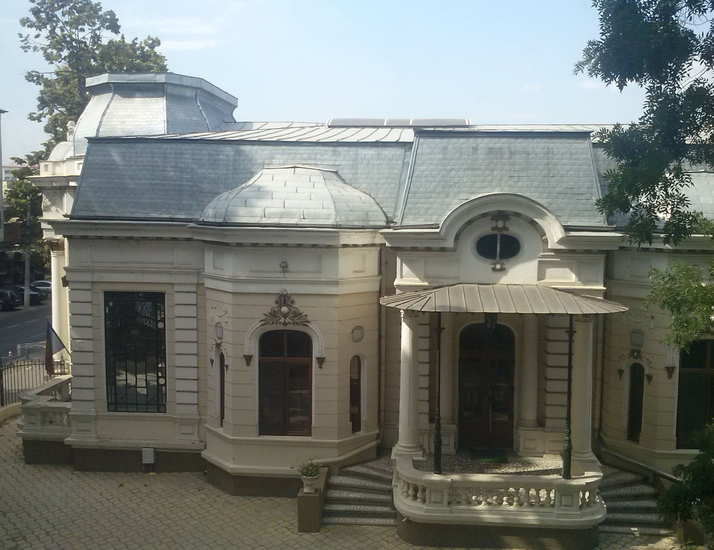 COMORI DE PATRIMONIU/ Superba casă a "Regelui de Fier", de pe strada Domnească