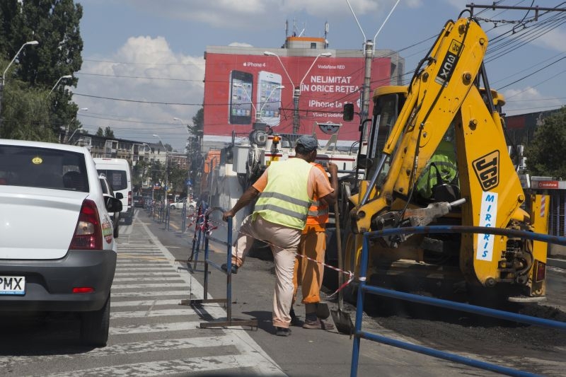 Lucrările de pe strada Brăilei, din zona Potcoava, mai durează cam o lună