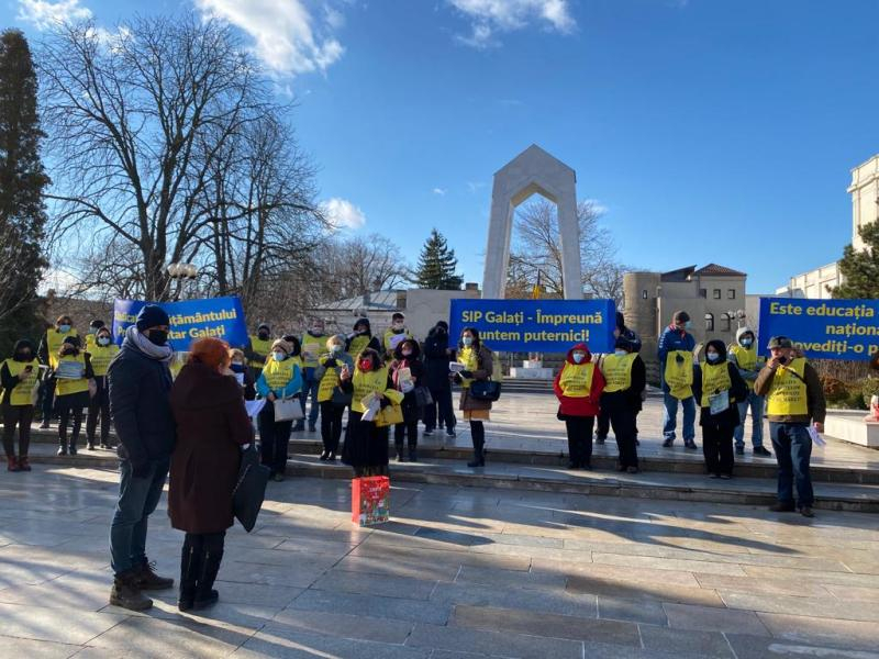 Sindicaliştii din învăţământ au ieşit în stradă (FOTO ȘI VIDEO)