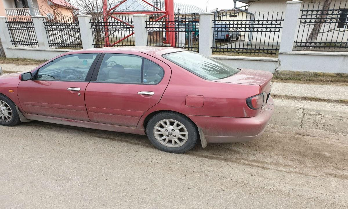 Cercetat penal după ce a împrumutat maşina unchiului