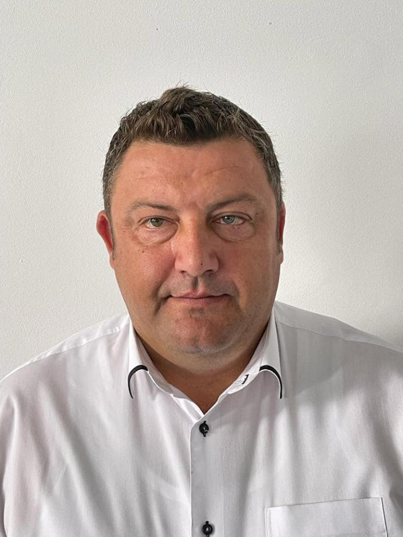 Ne-a părăsit Dorian Secuianu