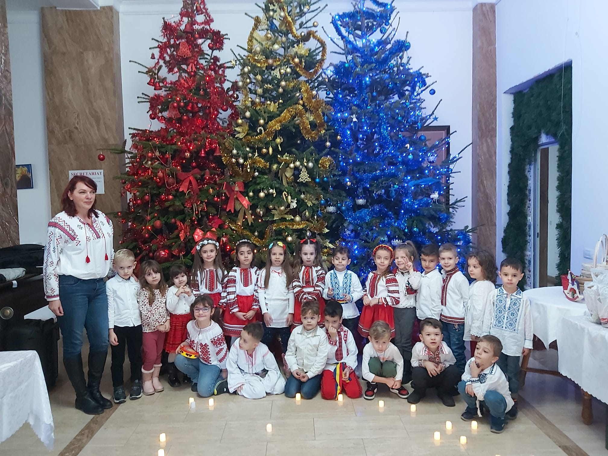 Colind curat românesc de la prichindeii Grădiniţei „Alice” (video)