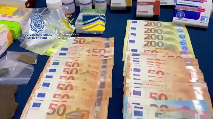 Un milion de bancnote contrafăcute, interceptate