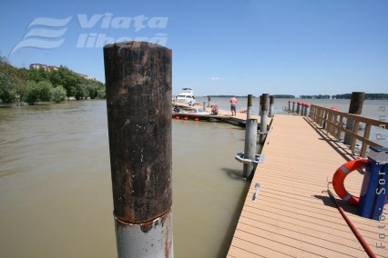 Portul Elenei Udrea, „şifonat” de viitură