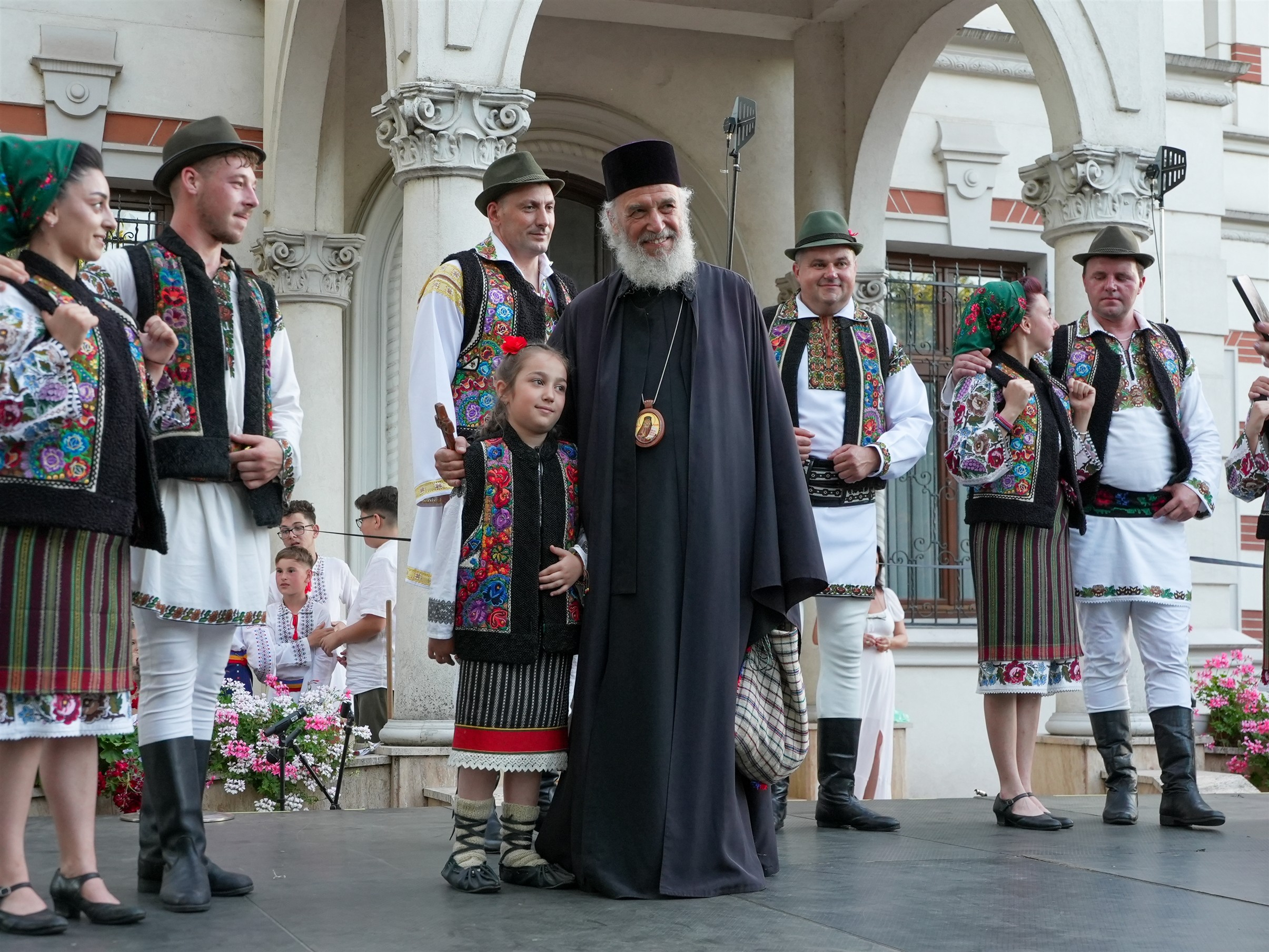 „Să păstrăm moștenirea din străbuni!”. Manifestare de suflet românesc (FOTO)