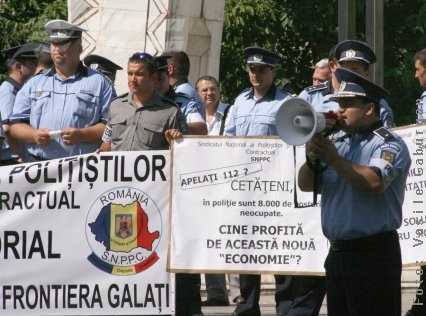 Protestul poliţiştilor: „Noi nu suntem sclavi!”