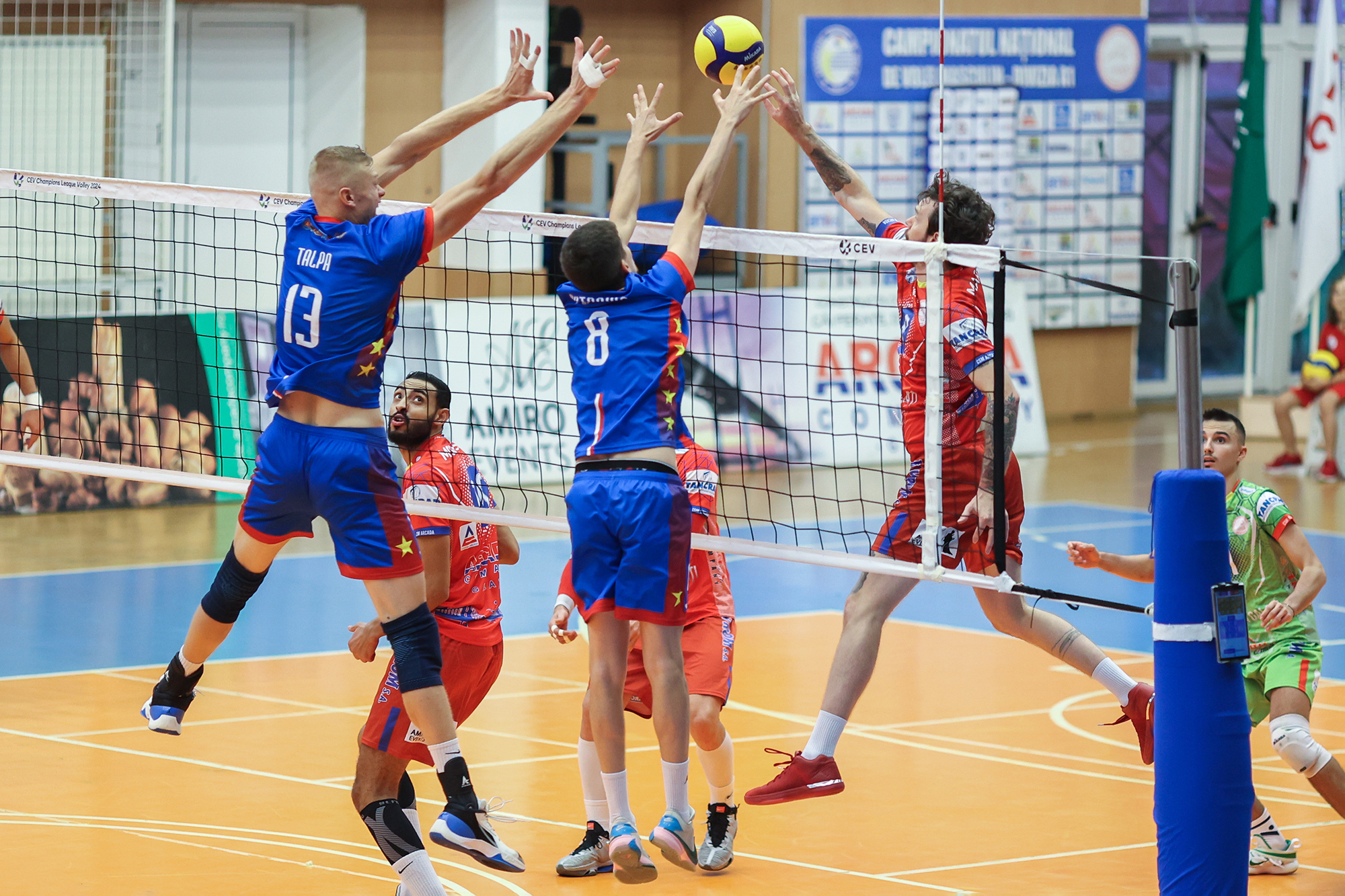 Miza cupelor europene pentru voleibaliştii de la CSM Arcada Galaţi