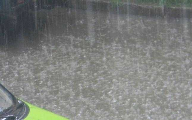Cod galben de ploi torenţiale în judeţul Galaţi, până joi la ora 12.00