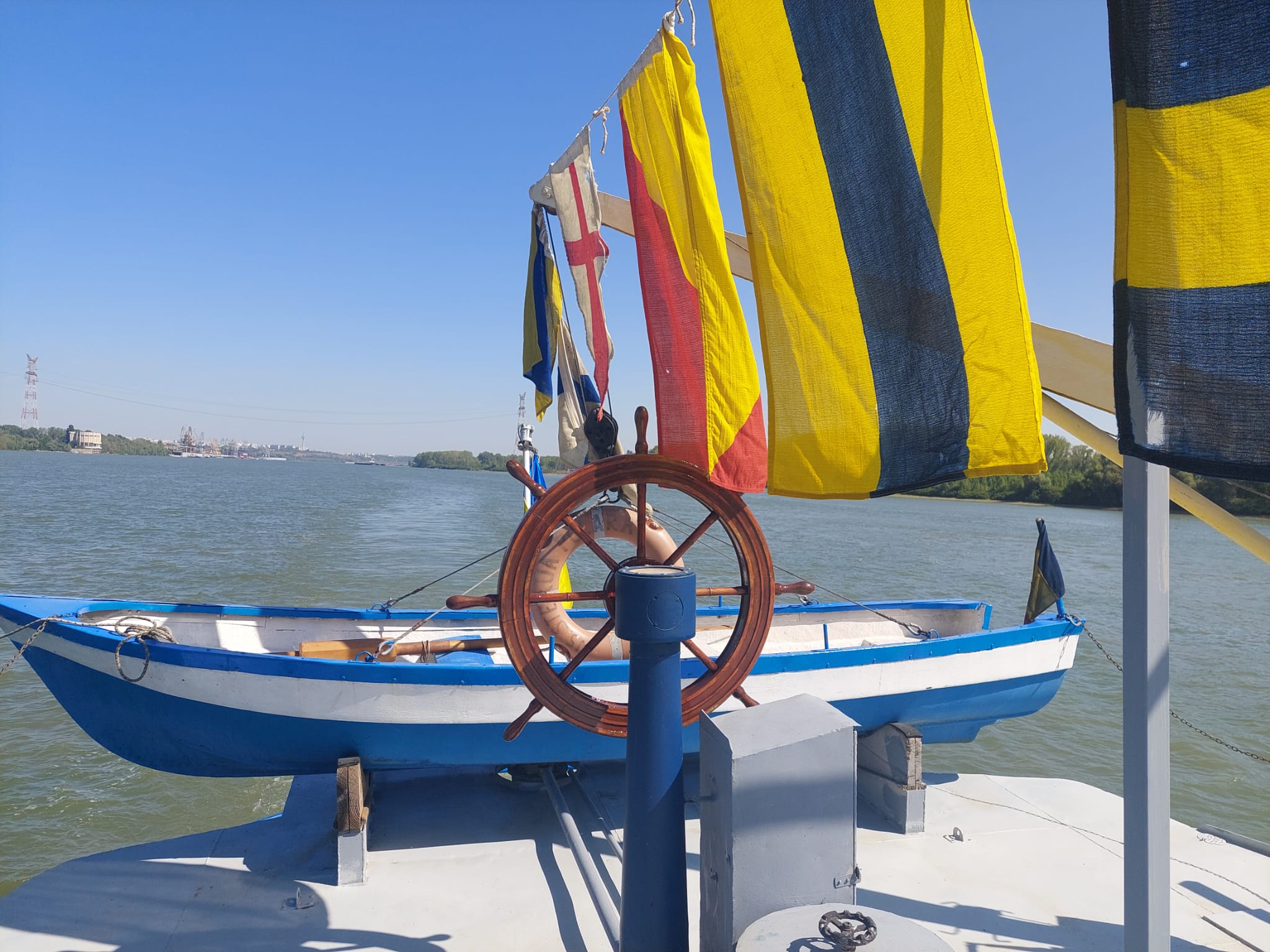 ”Vânt din pupa” pentru foști și actuali profesori de la Liceul de Marină