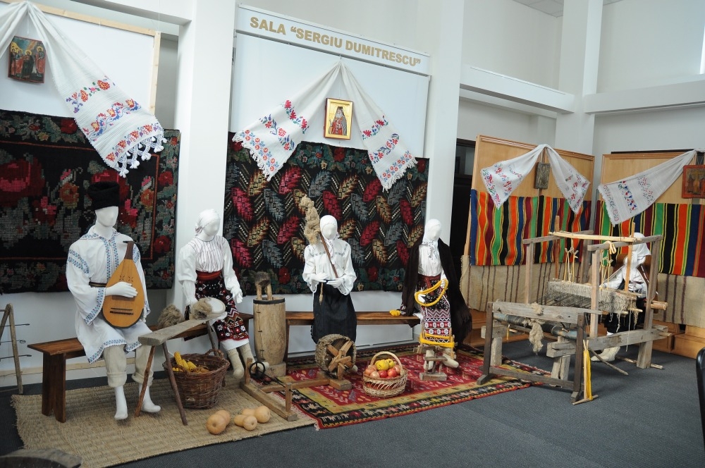 ”În prag de sărbătoare”, expoziţia momentului