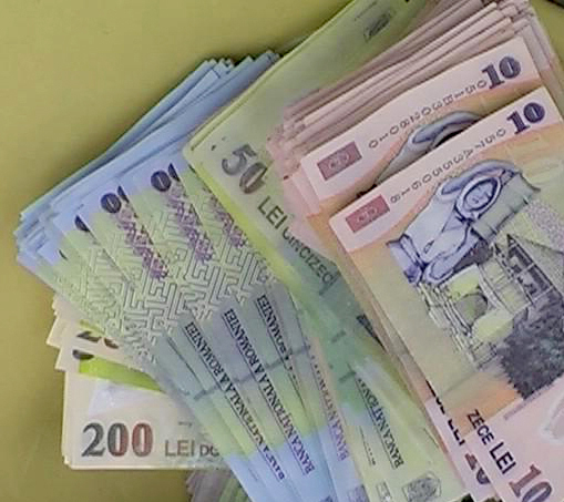 Leul a încheiat săptămâna în forță