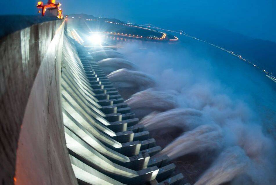 Hidroelectrica a produs cu 27% mai puțină energie