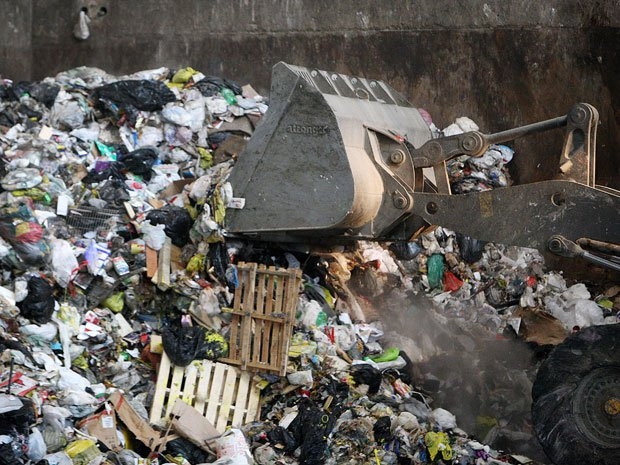 Se caută un gunoier! Slobozia-Conachi şi-a scos gunoiul la licitaţie